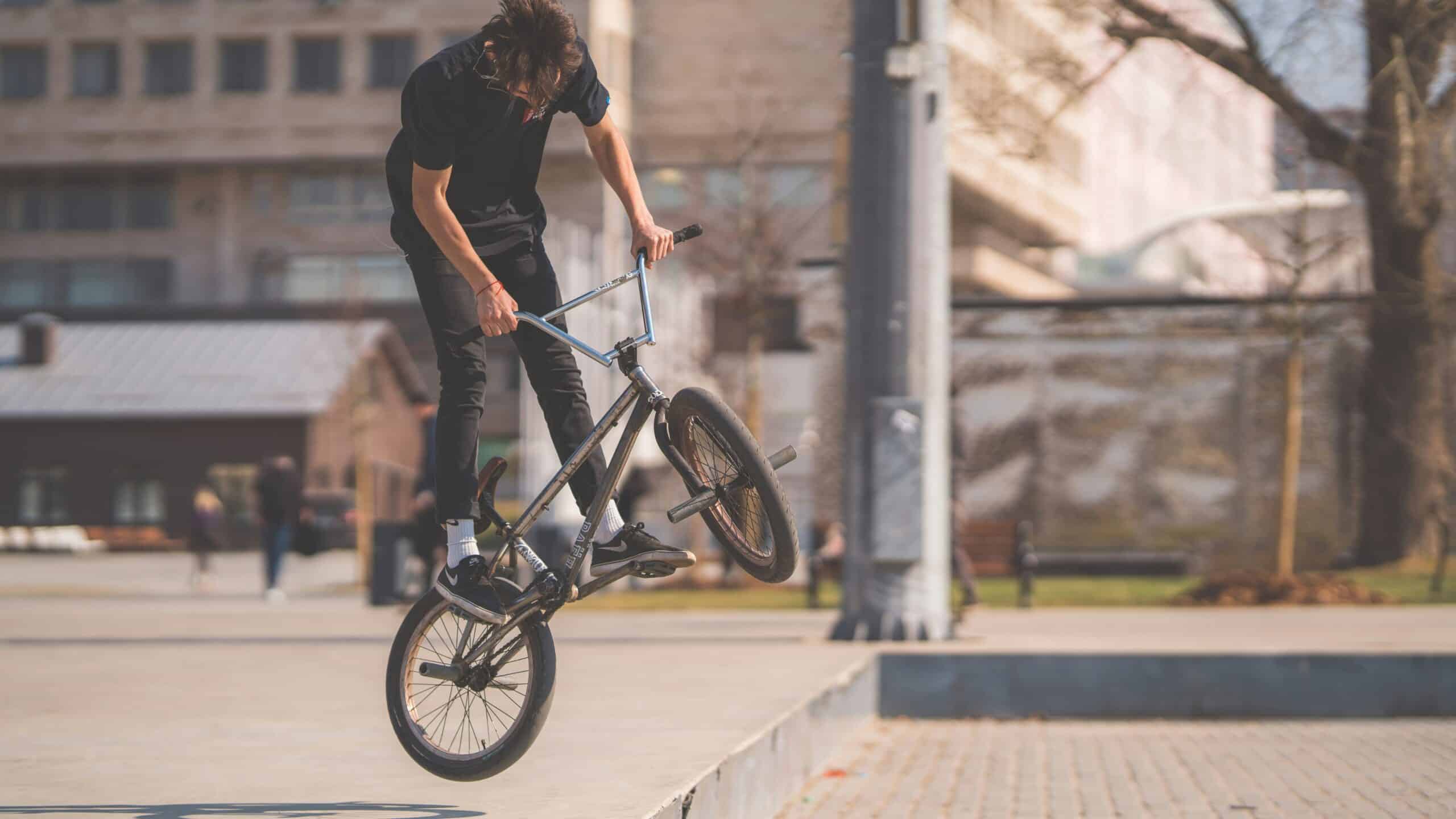 Les bike parks éphémères : une tendance estivale en milieu urbain